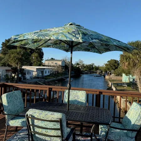 Beautiful & Meticulously Clean ~ Waterfront Bungalow ~ Pool!