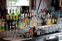 Mamba Point Hotel - Quầy bar