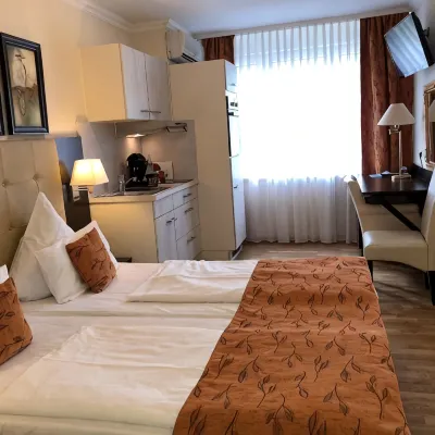 Aparthotel Guzulka & Restaurant โรงแรมใกล้สถานี Rudow underground station