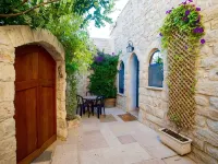 Artist Quarter Guesthouse B&B Hotels in Safed
