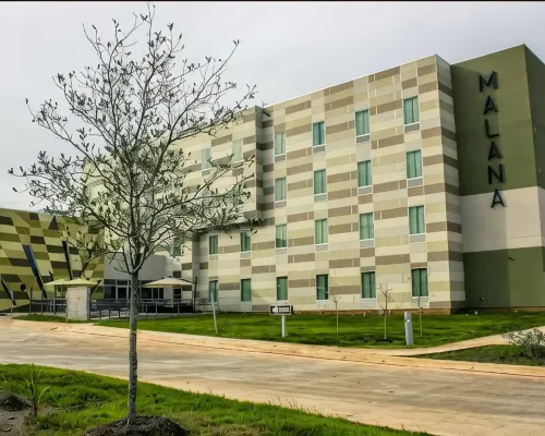 Malana Hotels & Suites Hotels in Cotulla