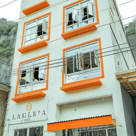 Laule'a Hostel