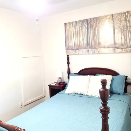 Tiny House - 6 miles from Averett University and 5.4 miles from Caesars Virginia