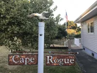 Fantastic nautical home with Rogue River and Pacific Ocean view and beach access - balcony