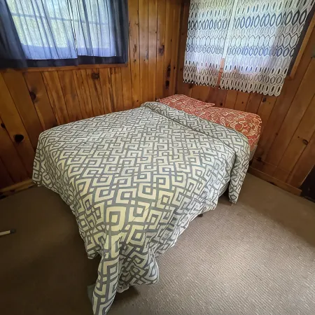 Cabin 2 'Waterfall' 2 BR, 5-6 pp, access to boats!
