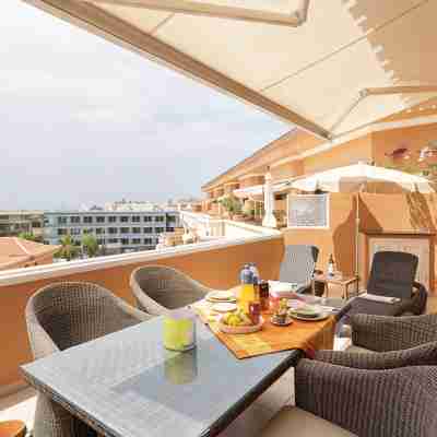 Playa Las Vistas 5 close to the sea + beach, wifi, terrace, heated pool Dining/Meeting Rooms