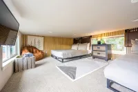 Beaver Pines: Tiny Home Getaway - Balkoner
