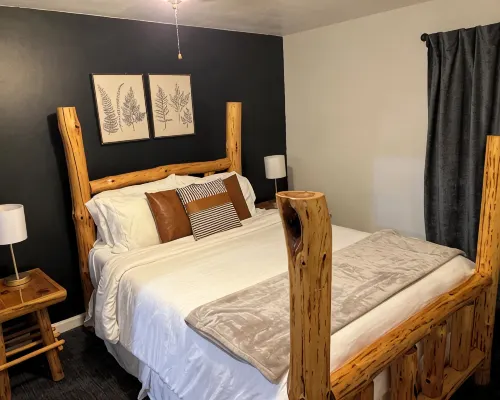 Tranquil House in Charming Calumet Hotels in Calumet