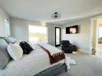 Bear Lake getaway for the whole family! Sleeps 32! Beach access included!!