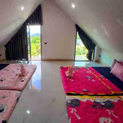 Large villa with private pool, 600m from Mae Rumphueng beach and near Koh Samet Rooms