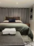 The Circle Suite Near JFK Airport - 방갈로