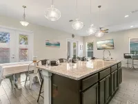 4BR, Hot Tub, Kid Friendly, Video Arcade, Jax Beach, Mayo Clinic, Fenced Yard - 4-Star
