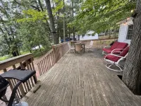Quaint, Cozy Cabin on Bass Lake - 홈스테이