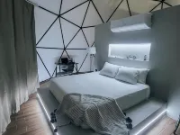 Unique Dome with hot tub, bbq, jacuzzi, near beach فنادق في ایزابلا