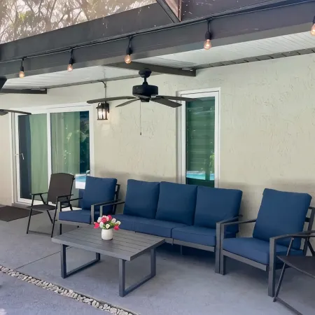 Heated pool.  4-bedroom house. 6.9 miles to honeymoon Beach.
