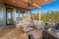 Greers Ferry Lake 4-bedroom house sleeps 12- Breathtaking  SUNSETS -Golf Course - 4-Star