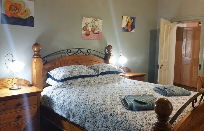 Historic Tyford House, close to all amenities