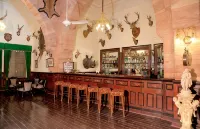 The Laxmi Niwas Palace - bars