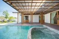 Kiyomizu Onsen & Glamping Resort Saraburi - Parking