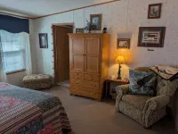Ponderosa Cabin with Private Hot Tub - Near Mt Rushmore and Hills Attractions - Chalets