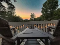 Just minutes from Beech Mtn Ski Resort /Townhome /Fire Pit & Fireplace / Pets OK