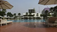Swift Inn Aeropolis Airport - Pools