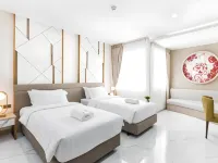 The 8 Hotel Udonthani Hotels near Clock Tower Roundabout