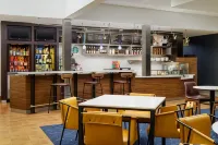 Courtyard Columbus Worthington - bar
