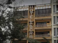 HOTEL DORADO Hoteles cerca de Estadio George Capwell
