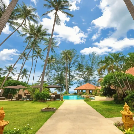 The Siam Residence Boutique Resort Отели рядом с достопримечательностью «Причал Натон»