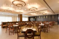 謝爾頓拉賈蒙德里飯店 - 沙灘