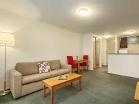 Knox International Hotel and Apartments