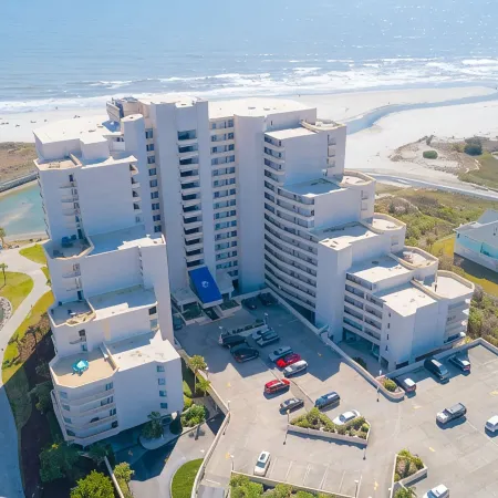 Oceanfront 3B/3B Condo - Ocean Creek Resort Unit CC6 - Walk to Barefoot Landing!