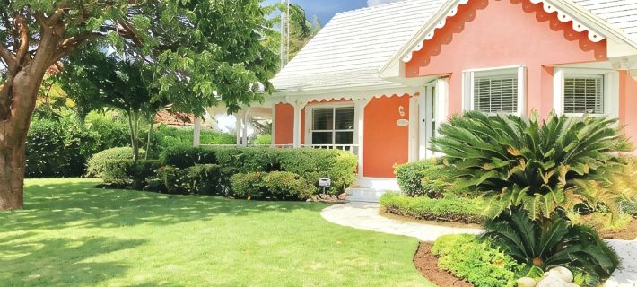The Pink Beach House - Private House and Pool directly on the Beach, Rum Point Hotels in North Side
