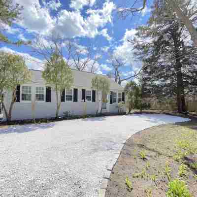 Pet Friendly Cape Cod Cottage Near Beaches w/ AC + Electric Vehicle Charging Hotel Exterior