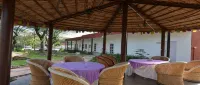 Lake View Huts and Resort - 2-Star