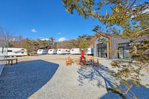 Geumsan Bay Akri Arboretum Auto Camping Site - Homestays