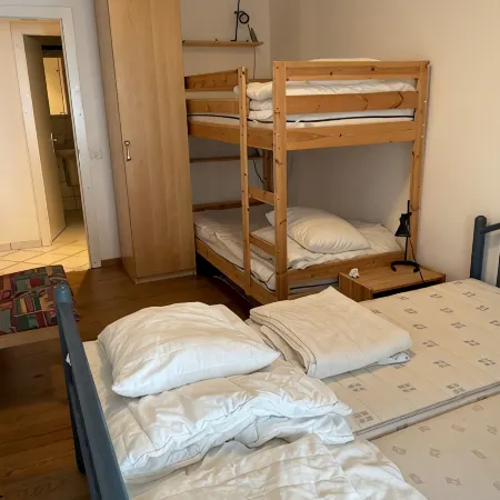 50 metres from the cable car, apartment with balcony, private collective parking, WIFI