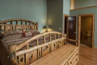Stunning  Mountain Views From Cabin With Hot Tub & Covered Porch! - Bjergudsigt
