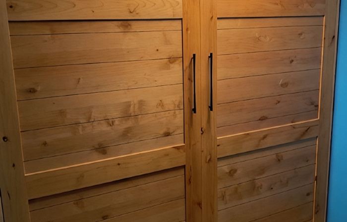 Tom & Jerri's Rustic Cabin located on the lake