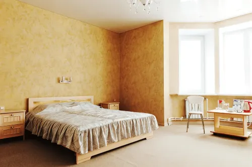 Hotel Uyut - 2-Star