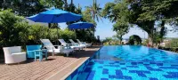 ปาราโดเรส เดล กาสติโย - สระว่ายน้ำส่วนตัว