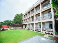 Hotel Aviral Ganga Hotels near Ramnagar Fort