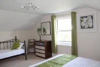 LUXURY PENTHOUSE APARTMENT ALONG  ILFRACOMBE SEAFRONT! GREAT FOR FAMILIES ! - 4성급