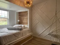 Hocking Hills Cabin, 2 acres of wooded forest, 10 min away from Old Man’s Cave