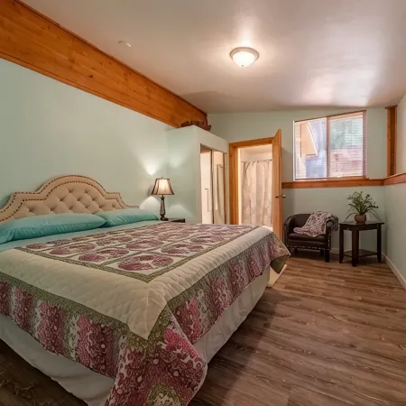 Lake Nahwatzel Resort, Cabin #3, Shared Dock just steps away!