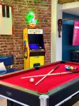 Modern Meets Vintage! 5 Bedrooms. Game Room, Patio, Fun!