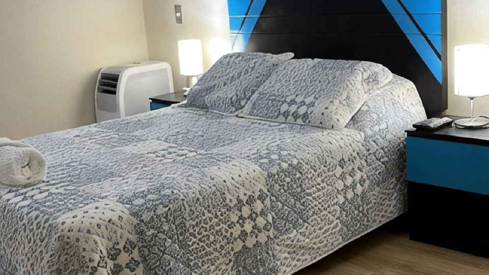 “Sea View Apartment: Near Airport. Air,C. Free Parking