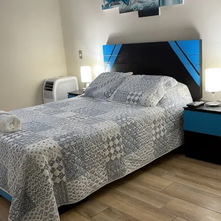 “Sea View Apartment: Near Airport. Air,C. Free Parking
