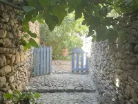 La Petite Figuière, des Lille Nus Mes Figentraeet Ξενοδοχεία στην πόλη Rustrel